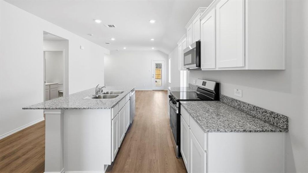 Furnished interior view inside a new home in Sweetwater Springs, Sherman (Image 8).