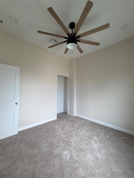 Spacious, unfurnished interior of a new home in , Galveston (Image 5).
