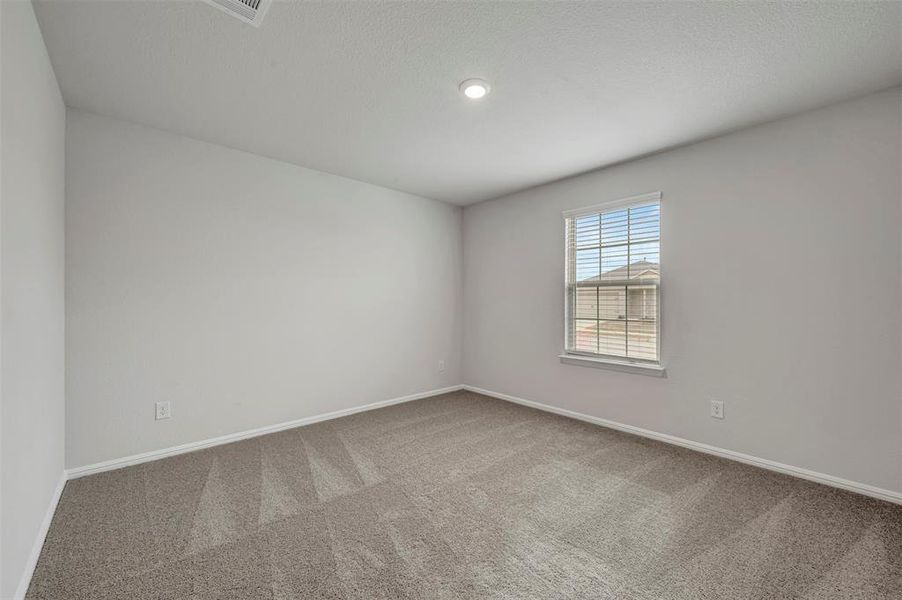 Spacious, unfurnished interior of a new home in Mobberly Farms, Pilot Point (Image 38).