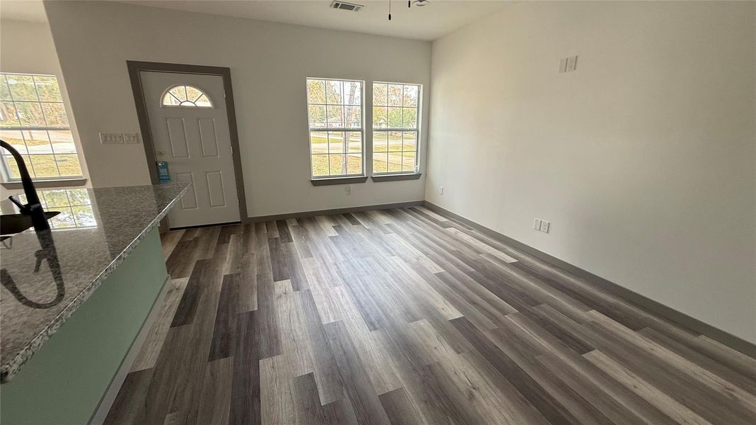 Spacious, unfurnished interior of a new home in , Conroe (Image 16).