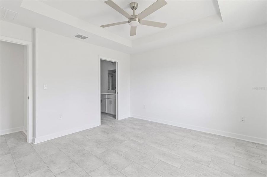 Spacious, unfurnished interior of a new home in , Port Charlotte (Image 24).