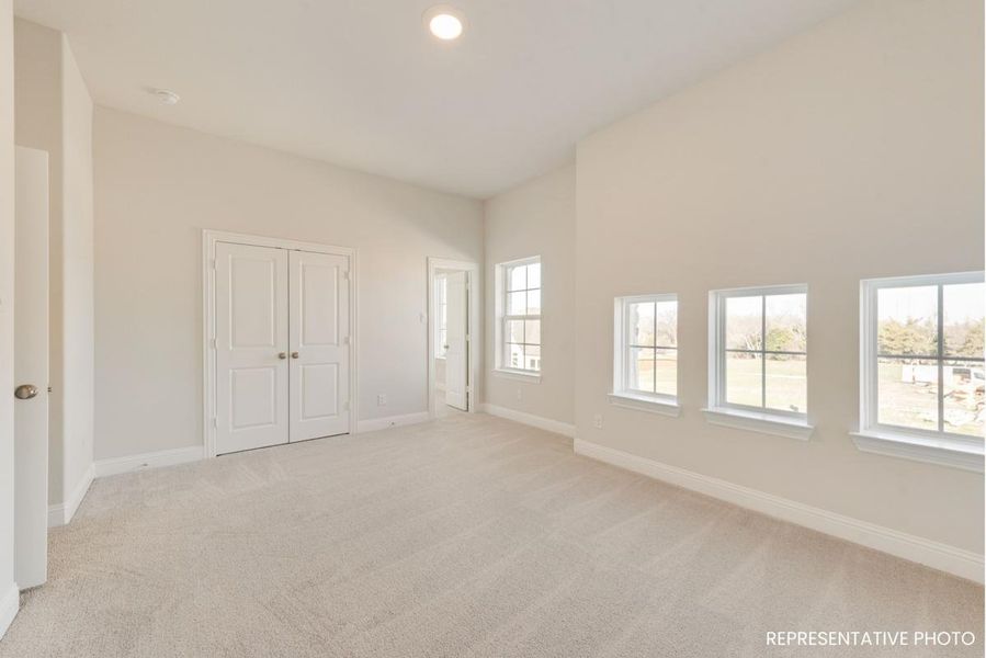 Spacious, unfurnished interior of a new home in Trails at Cottonwood Creek, Rowlett (Image 12).