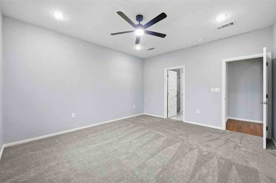 Spacious, unfurnished interior of a new home in , Farmers Branch (Image 13).