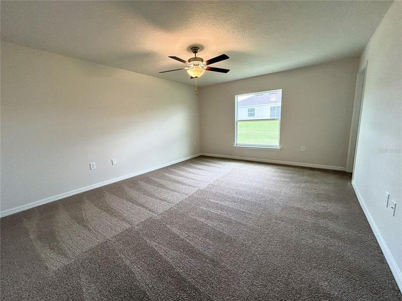 Spacious, unfurnished interior of a new home in , Citrus Springs (Image 8).