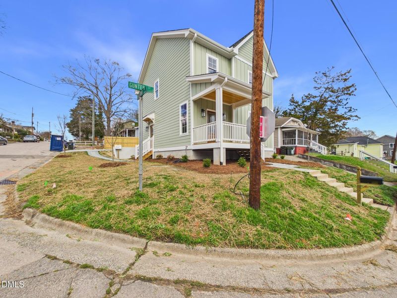 CAM01608G0-PR0128-STILL005