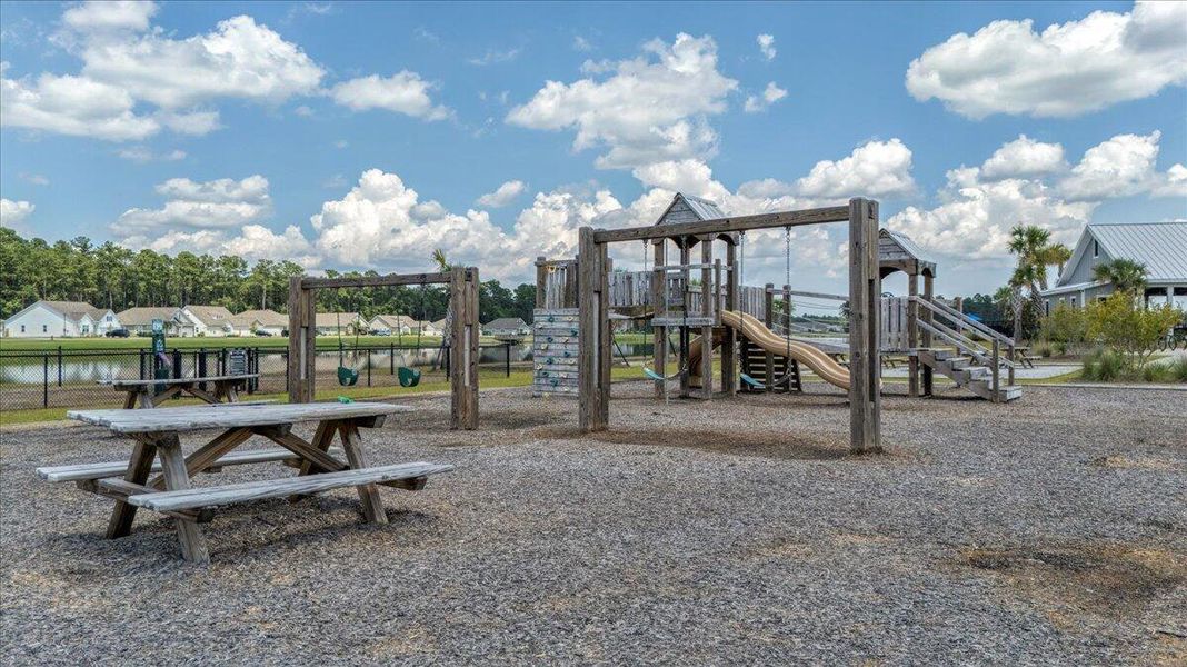 Image 29 of a home in French Quarter Creek.