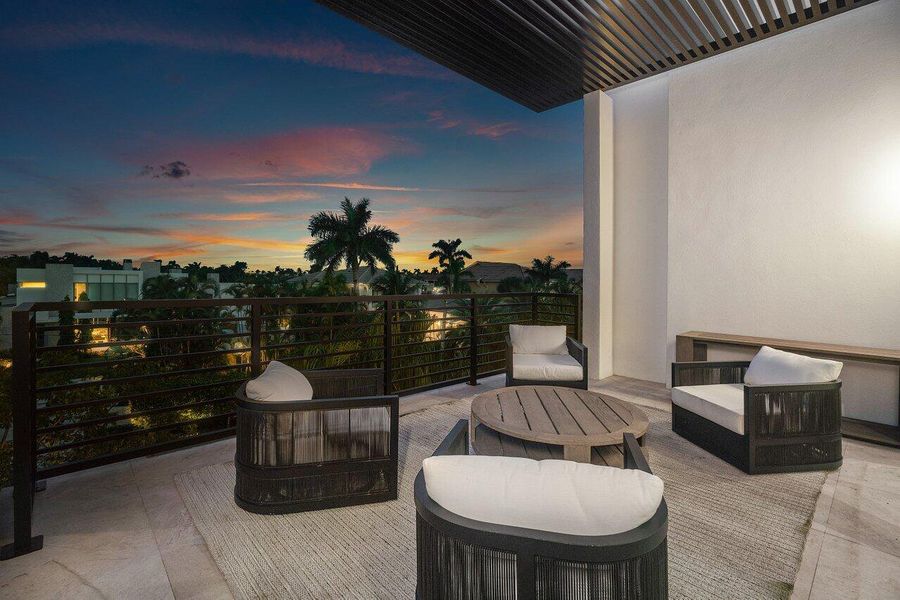 061-914PalmTrail-DelrayBeach-FL-33483-SM