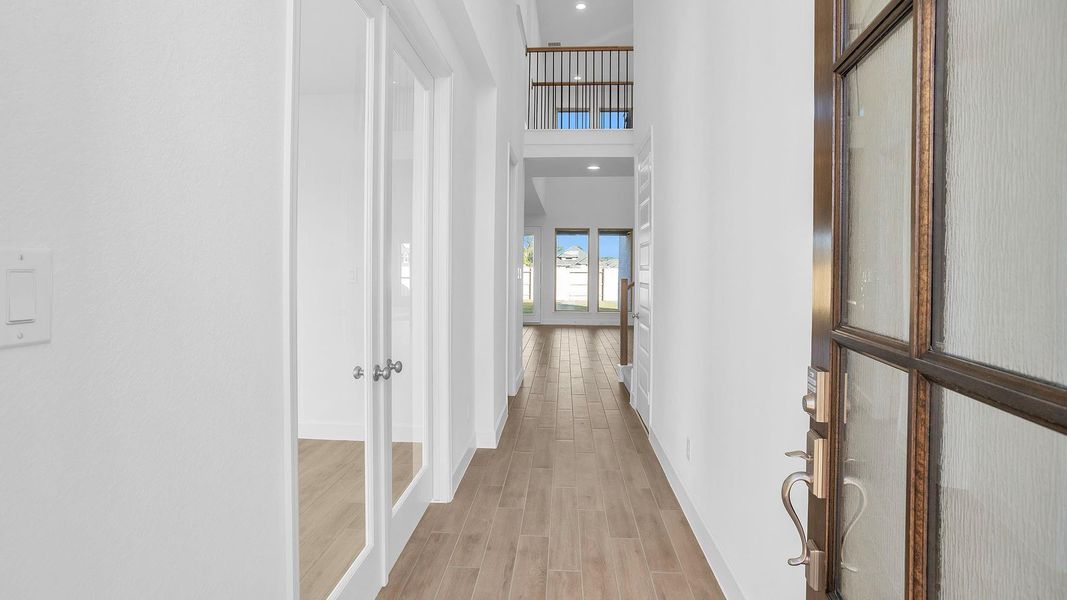 Spacious, unfurnished interior of a new home in Escondido 45', Magnolia (Image 14).