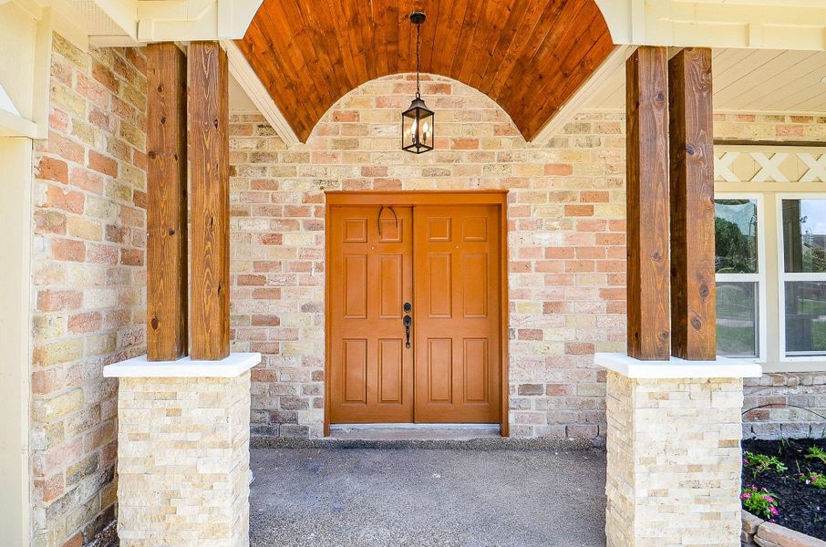 Exterior details and patio area of a home in , Sugar Land (Image 28).