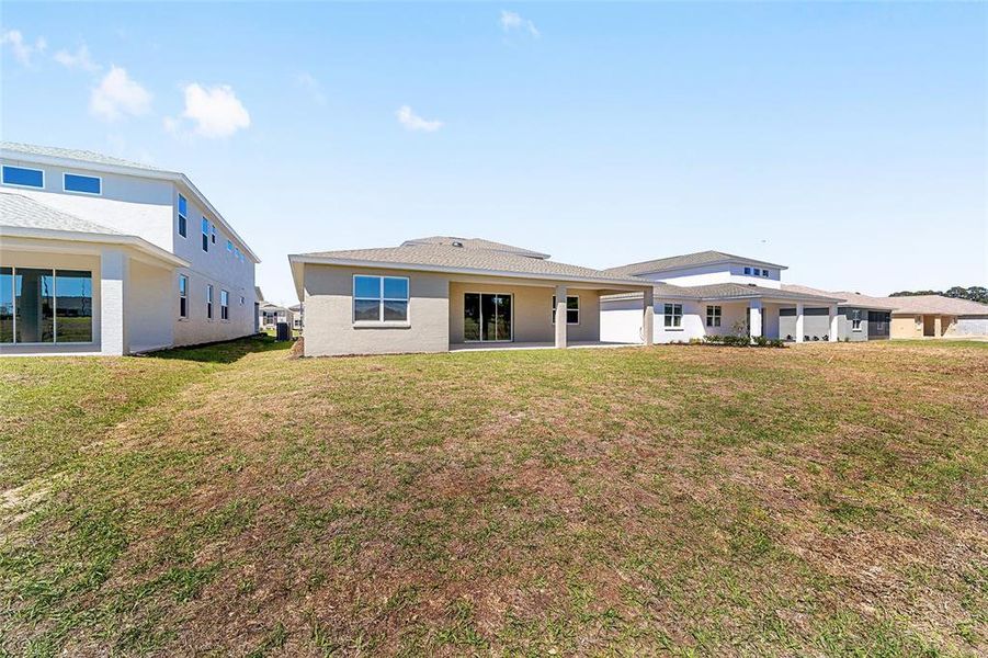 Exterior details and patio area of a home in Calesa Township, Ocala (Image 28).