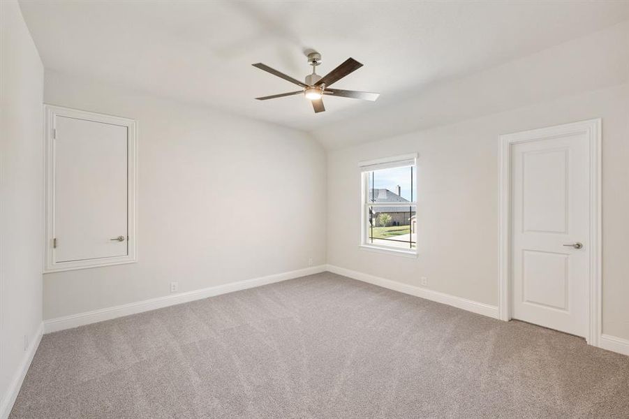 Spacious, unfurnished interior of a new home in Ridgepoint, Midlothian (Image 39).