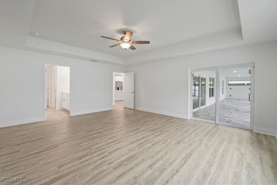 Spacious, unfurnished interior of a new home in Cape Coral, Cape Coral (Image 27).