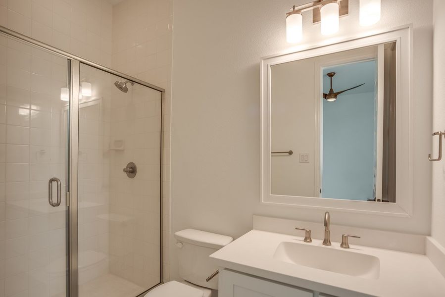 Plan 1631 Secondary Bathroom Representative Image