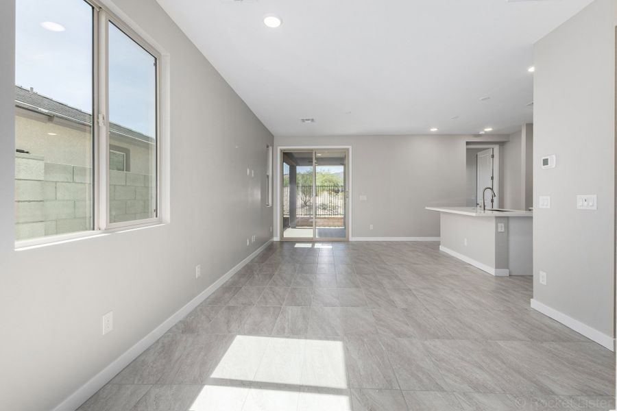 Spacious, unfurnished interior of a new home in Mira Vista at Victory, Buckeye (Image 9).