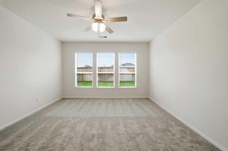 Spacious, unfurnished interior of a new home in Mulberry Farms, Santa Fe (Image 19).