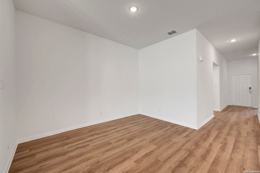 Spacious, unfurnished interior of a new home in Greenspoint Heights, Seguin (Image 22).