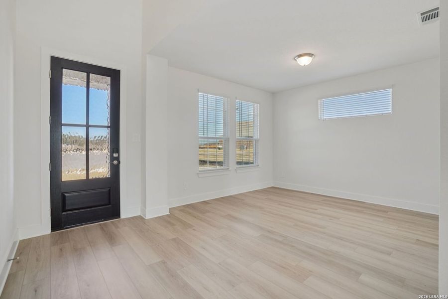Spacious, unfurnished interior of a new home in Carmel Ranch, Schertz (Image 29). Spacious, unfurnished interior of a new home in Carmel Ranch, Schertz (Image 29).