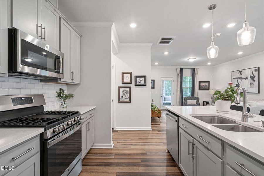 57-web-or-mls-4004-mount-moran-rd