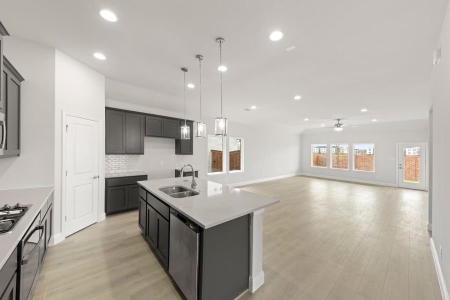 Representative furnished interior of a home built from the Patriot by Rockwell Homes in Walden Pond, Forney (Image 28). Representative furnished interior of a home built from the Patriot by Rockwell Homes in Walden Pond, Forney (Image 28).