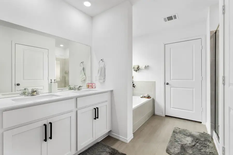 Furnished interior view inside a new home in Cotton Brook: Claremont Collection, Hutto (Image 9). Furnished interior view inside a new home in Cotton Brook: Claremont Collection, Hutto (Image 9).