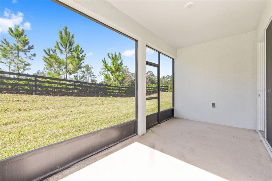 Exterior details and patio area of a home in JB Ranch, Ocala (Image 25). Exterior details and patio area of a home in JB Ranch, Ocala (Image 25).