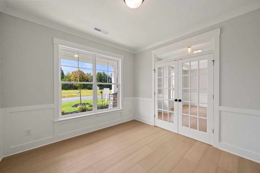 Spacious, unfurnished interior of a new home in Fiddler's Ridge, Advance (Image 21).