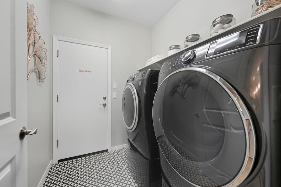 Close-up of interior finishes inside a home in La Mira, Mesa (Image 19).