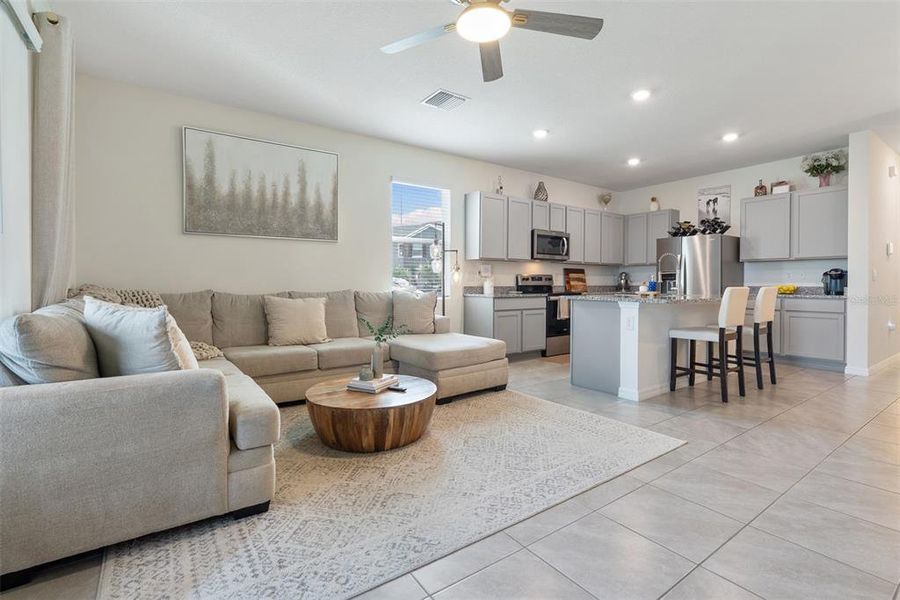 Furnished interior view inside a new home in , Apollo Beach (Image 15).