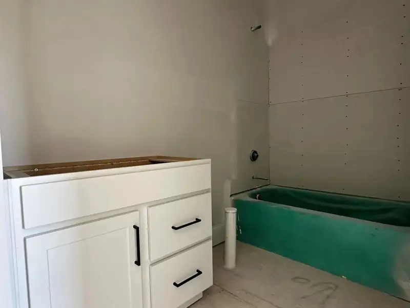 The Wilshire A Bathroom