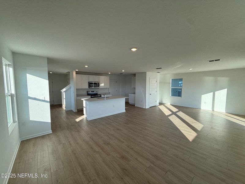 Spacious, unfurnished interior of a new home in The Arbors, Jacksonville (Image 12).