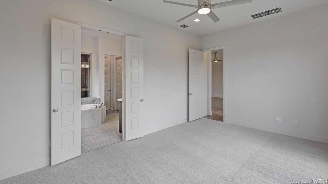 Spacious, unfurnished interior of a new home in Alsatian Oaks 50', Castroville (Image 14). Spacious, unfurnished interior of a new home in Alsatian Oaks 50', Castroville (Image 14).