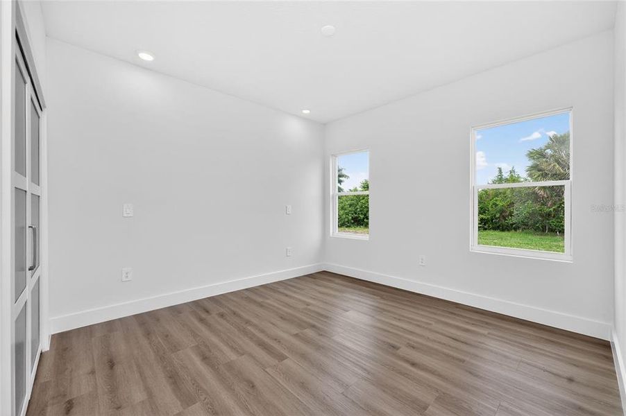 Spacious, unfurnished interior of a new home in , Rotonda West (Image 42).