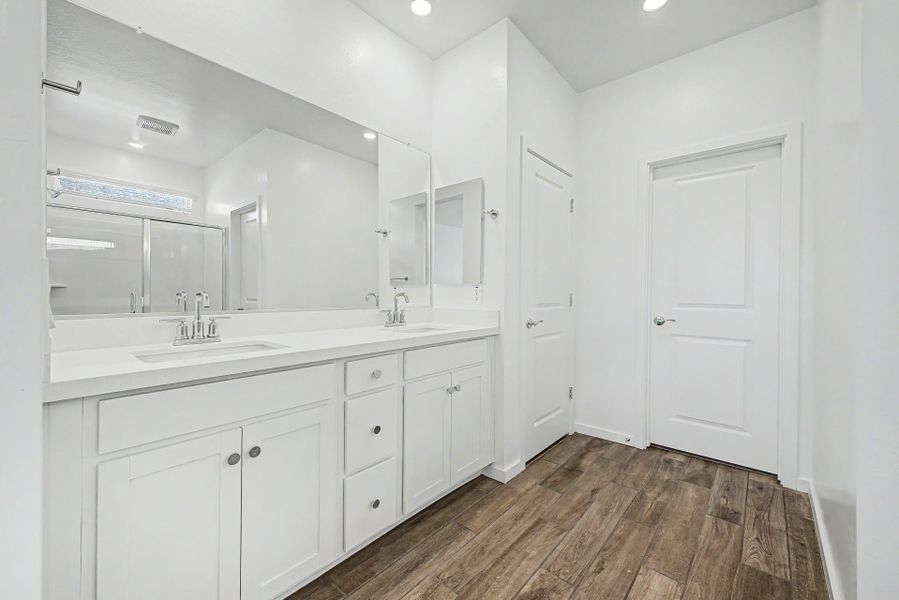 Furnished interior view inside a new home in Copper Falls, Buckeye (Image 6).