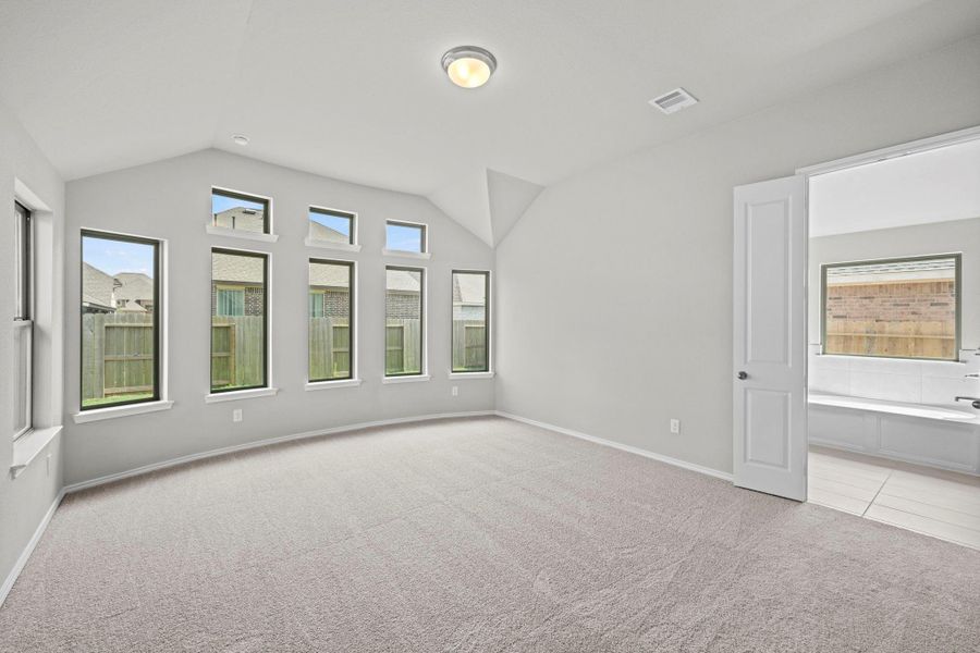 Spacious, unfurnished interior of a new home in The Trails, New Caney (Image 27).