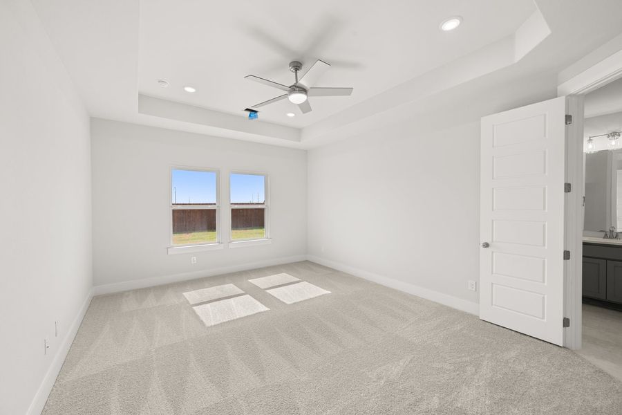 Spacious, unfurnished interior of a new home in Wildflower Ranch, Fort Worth (Image 22).
