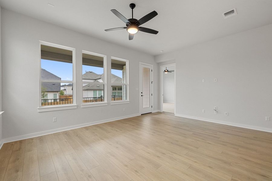 Spacious, unfurnished interior of a new home in Heritage, Dripping Springs (Image 38).