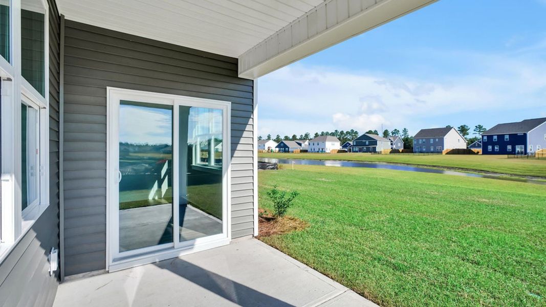 Representative exterior details of a home built from the ACADIA by D.R. Horton in Rolling Hills, Bolivia (Image 3).