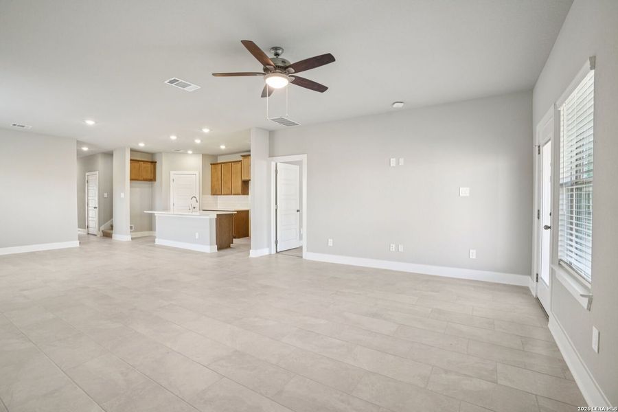 Spacious, unfurnished interior of a new home in Lark Canyon, New Braunfels (Image 50).