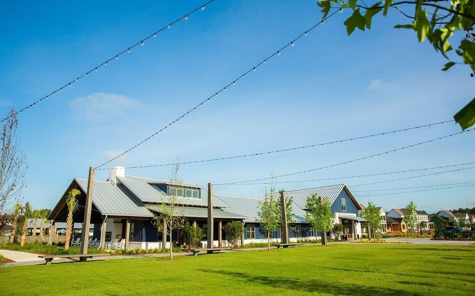 Community amenities in , Summerville (Image 64).