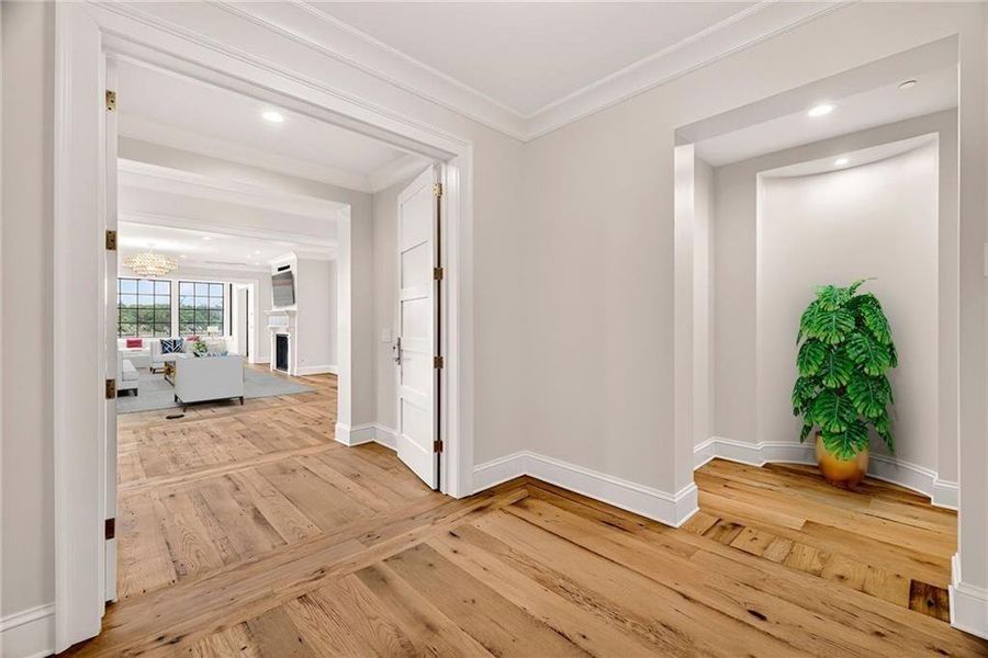 Spacious, unfurnished interior of a new home in , Savannah (Image 18).