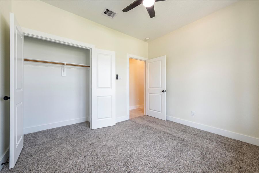 Spacious, unfurnished interior of a new home in , Santa Fe (Image 27).