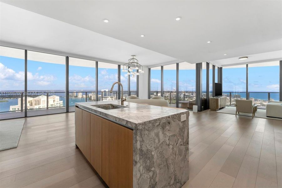 Community amenities in , Miami Beach (Image 21).