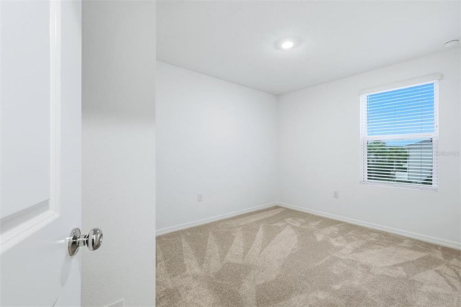 Spacious, unfurnished interior of a new home in , Sarasota (Image 25).