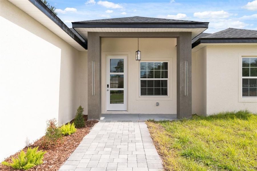 Exterior details and patio area of a home in , Ocala (Image 3).