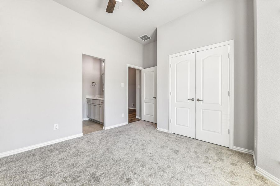 Spacious, unfurnished interior of a new home in Lago Mar 40' at Lago Mar, Texas City (Image 19). Spacious, unfurnished interior of a new home in Lago Mar 40' at Lago Mar, Texas City (Image 19).
