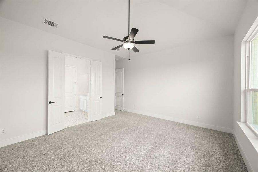 Spacious, unfurnished interior of a new home in , Waxahachie (Image 19).