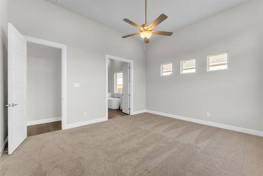 Spacious, unfurnished interior of a new home in Oaks Preserve, Mansfield (Image 20).