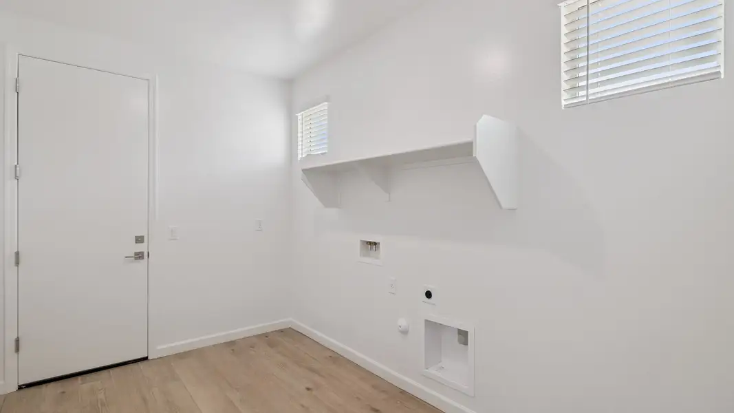 Spacious, unfurnished interior of a new home in Zanjero Pass, Waddell (Image 43). Spacious, unfurnished interior of a new home in Zanjero Pass, Waddell (Image 43).