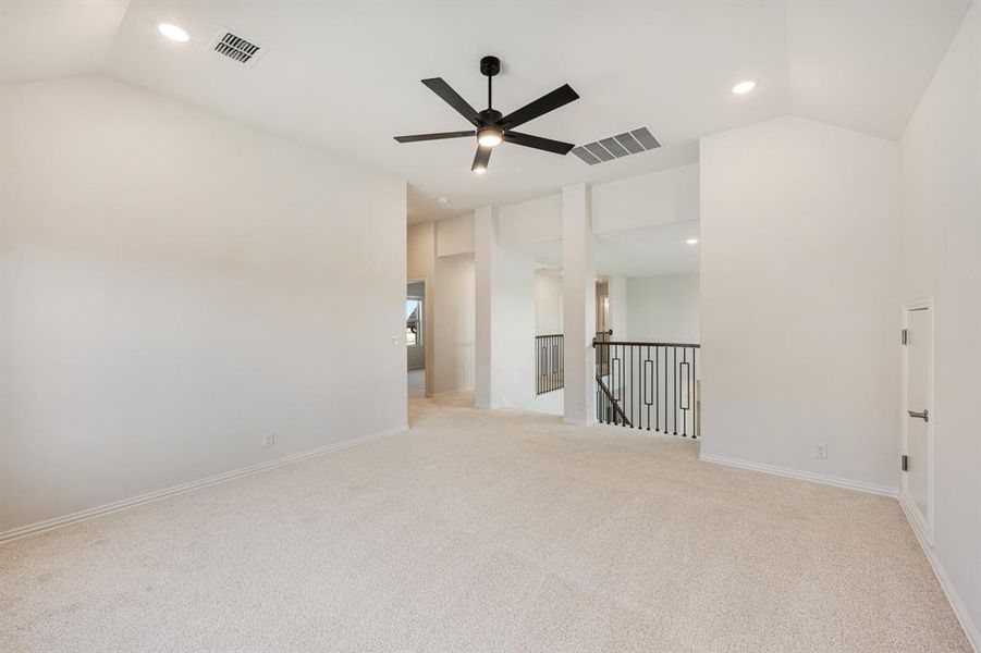 Spacious, unfurnished interior of a new home in Wildflower Ranch 60-65, Fort Worth (Image 24). Spacious, unfurnished interior of a new home in Wildflower Ranch 60-65, Fort Worth (Image 24).