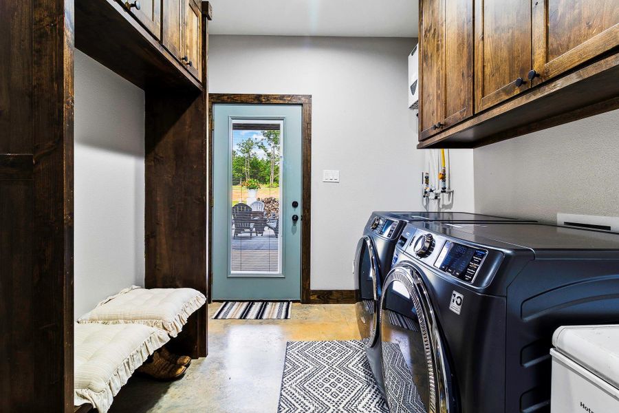 Furnished interior view inside a new home in , Livingston (Image 17).